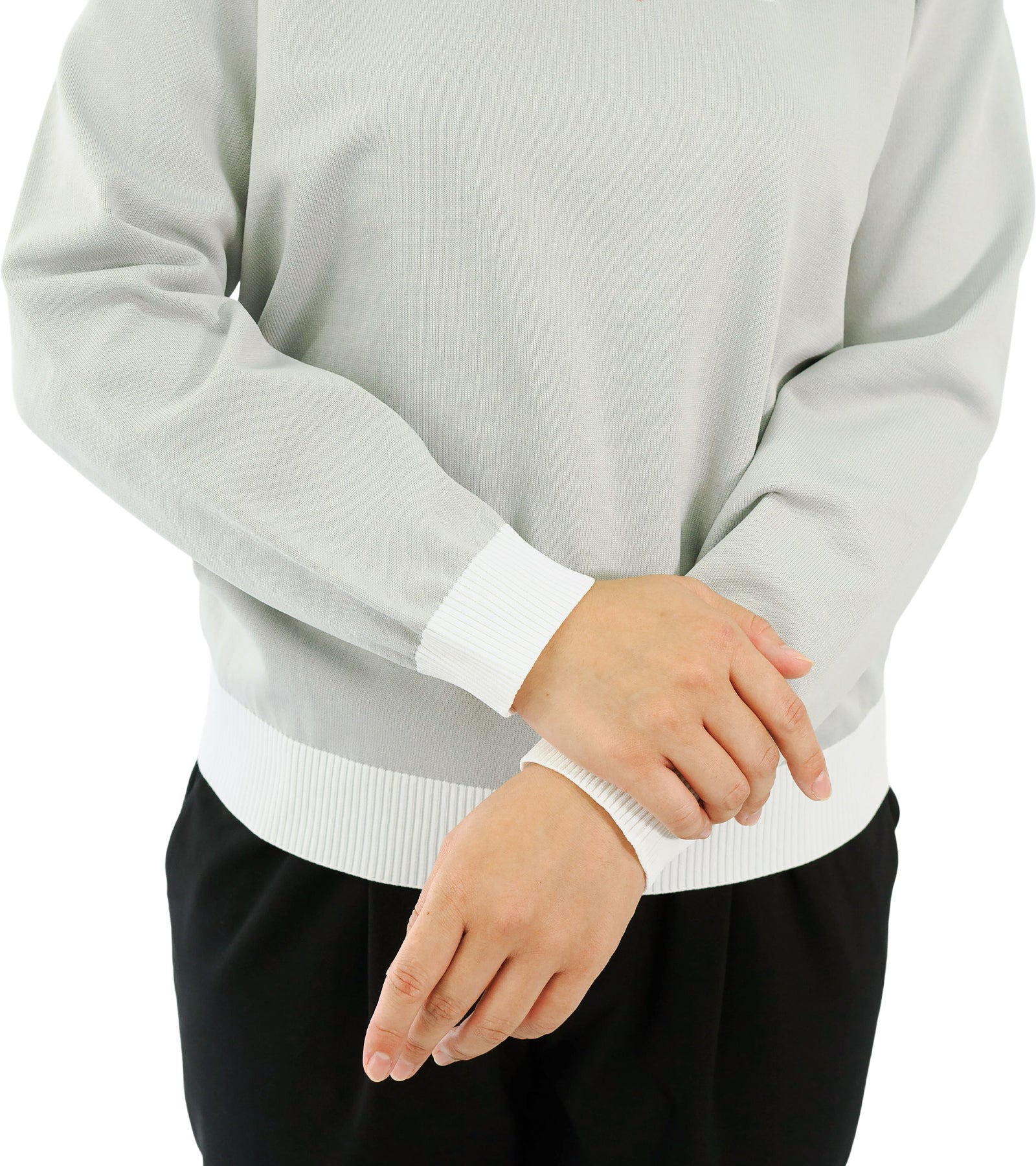 刺繍モチーフニットフーディー