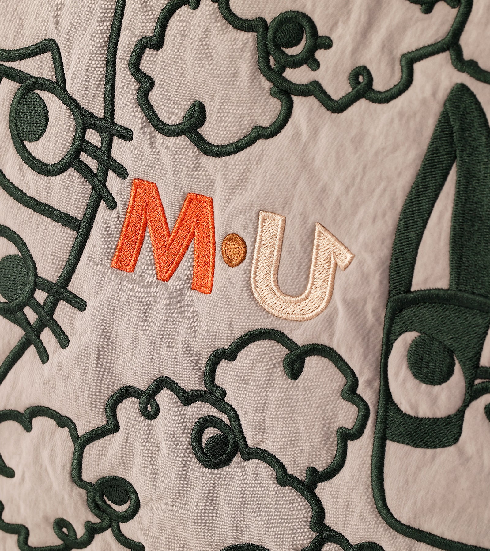 軽量変顔キャラクター刺繍マルチバッグ