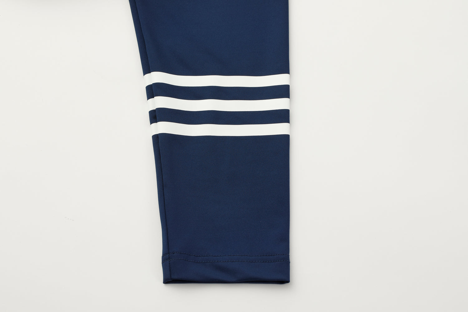 アシンメトリーメンズ長袖モックネック(700Q4400)