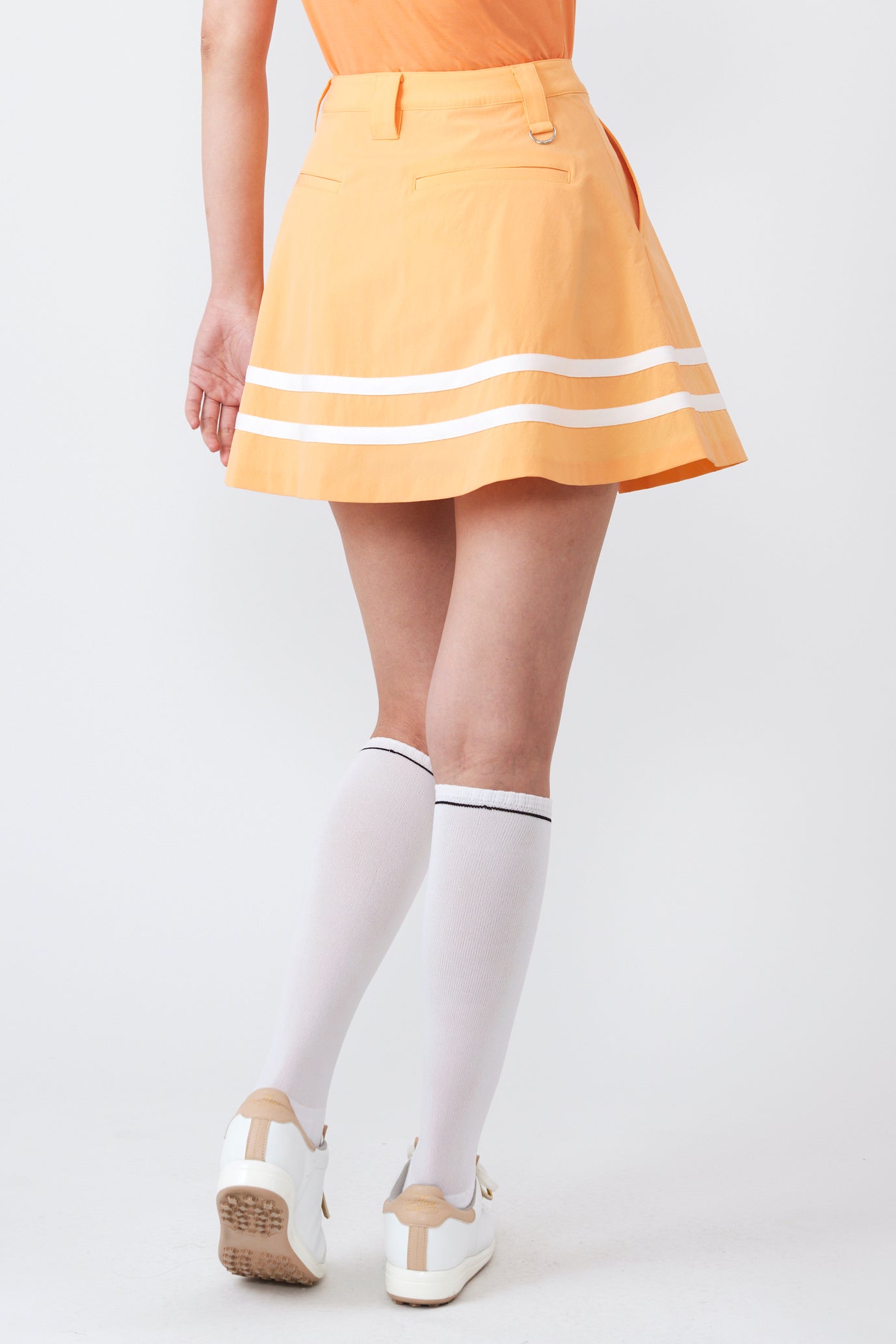 線條細部喇叭裙 (701J2506)