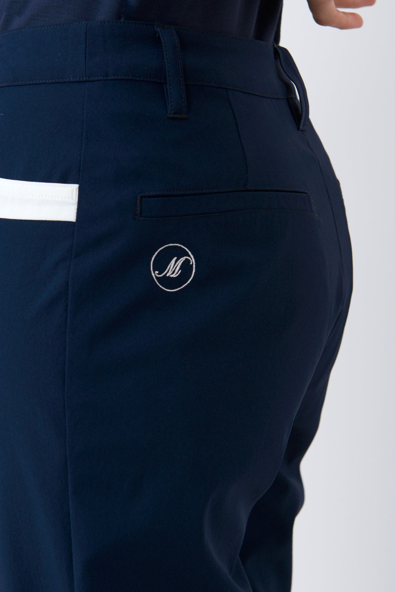 線條細部修身褲 (701J2510)