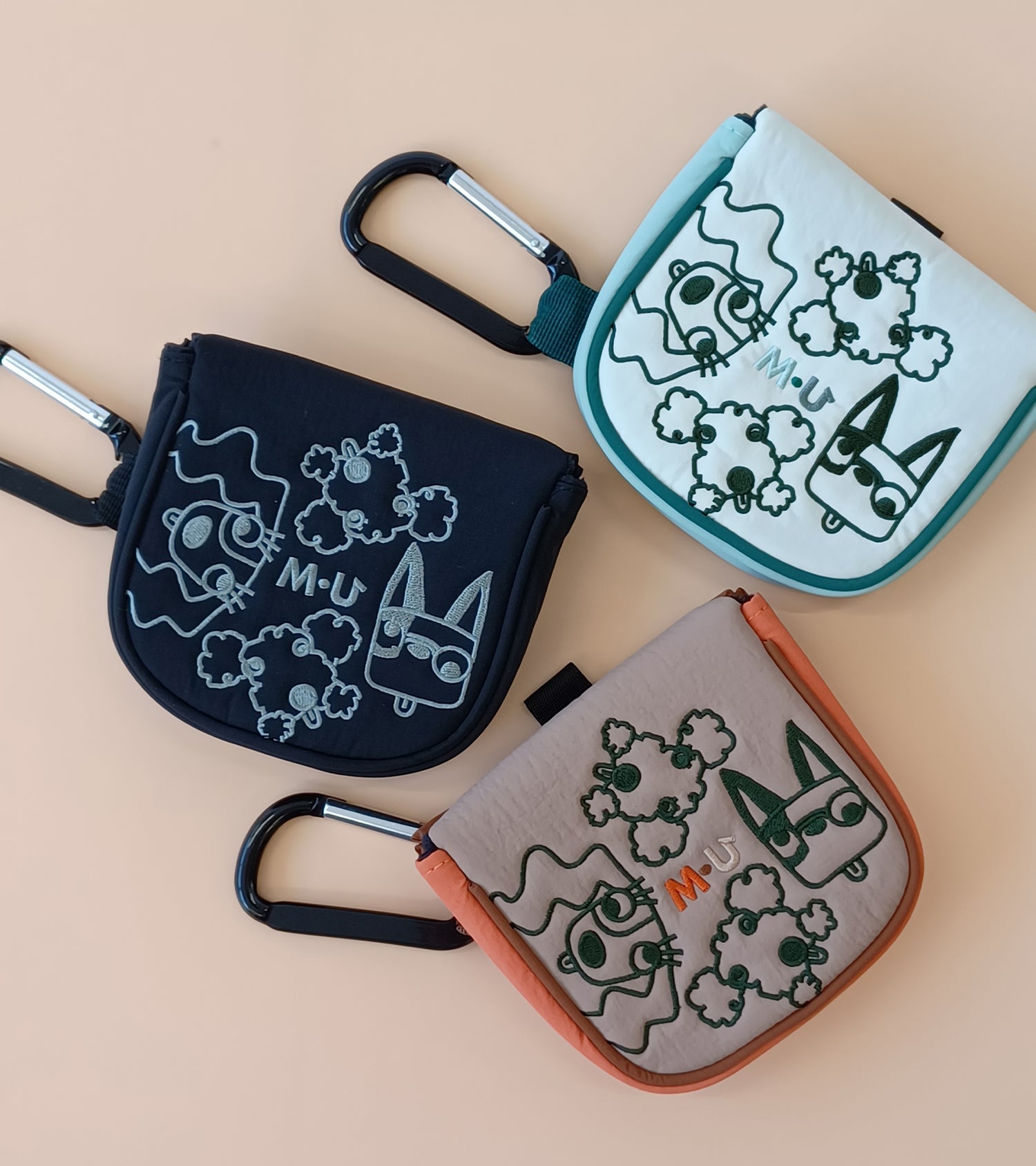 変顔キャラクター刺繍スパイダー型パターカバー