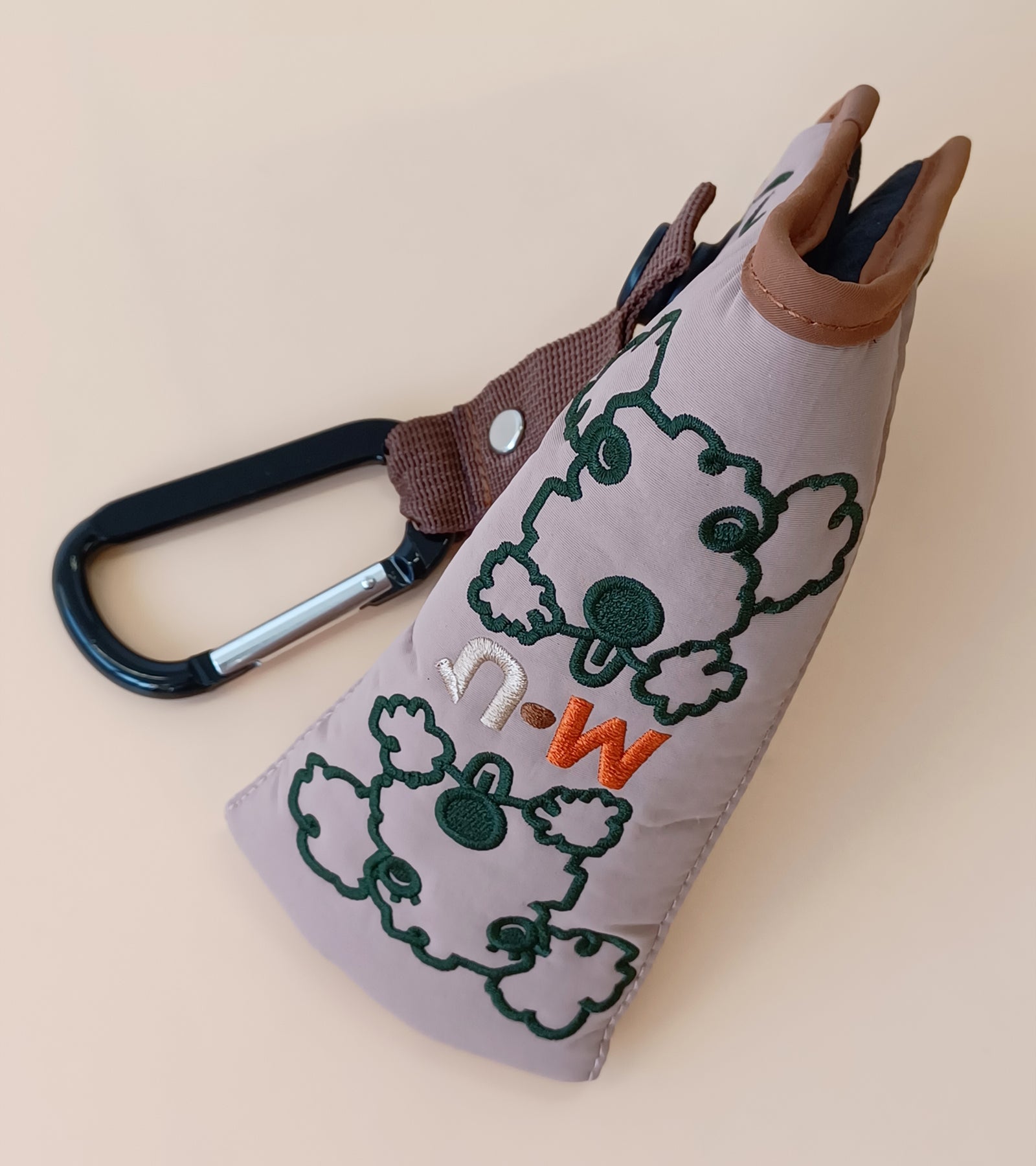 変顔キャラクター刺繍ピン型パターカバー