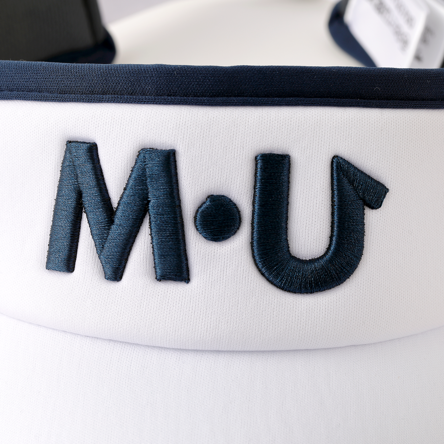 White x navy logo embroidered sun visor (801Q3700)