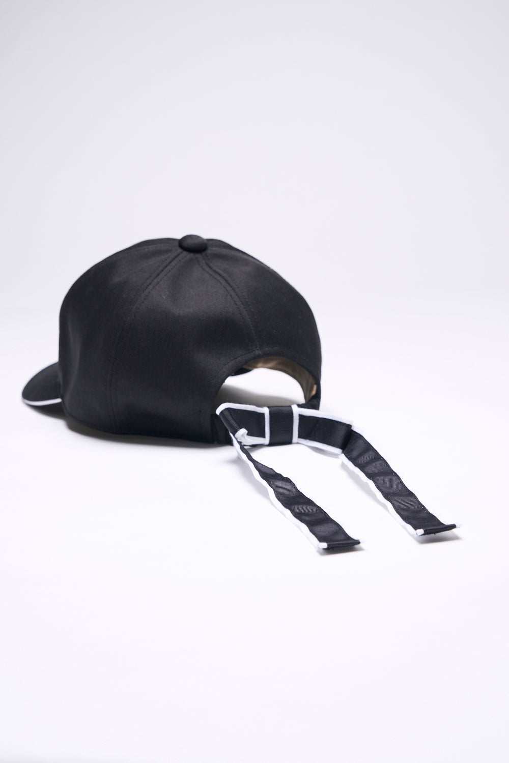背面緞帶調節器標誌帽 (701H2700)