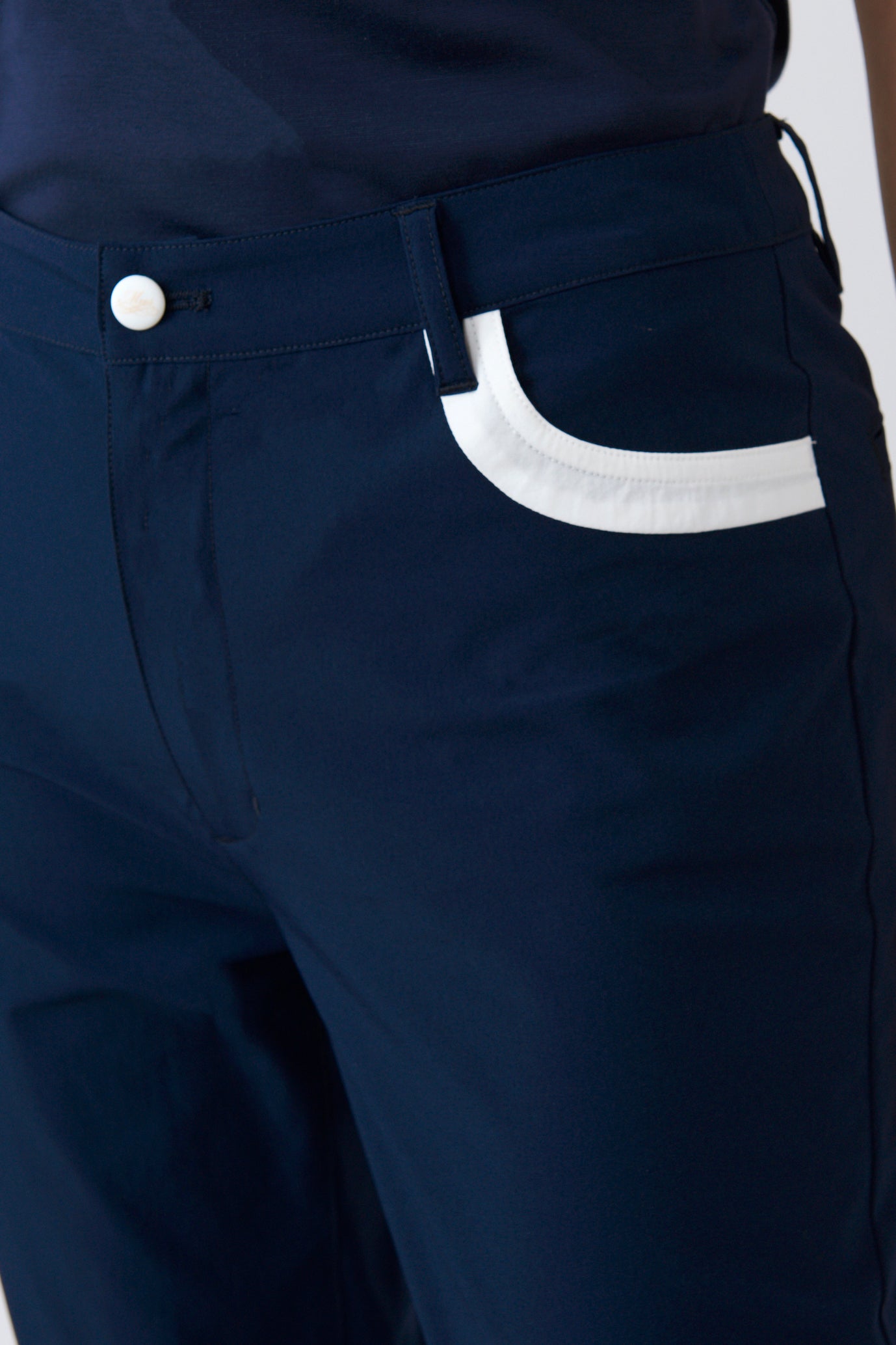 線條細部修身褲 (701J2510)