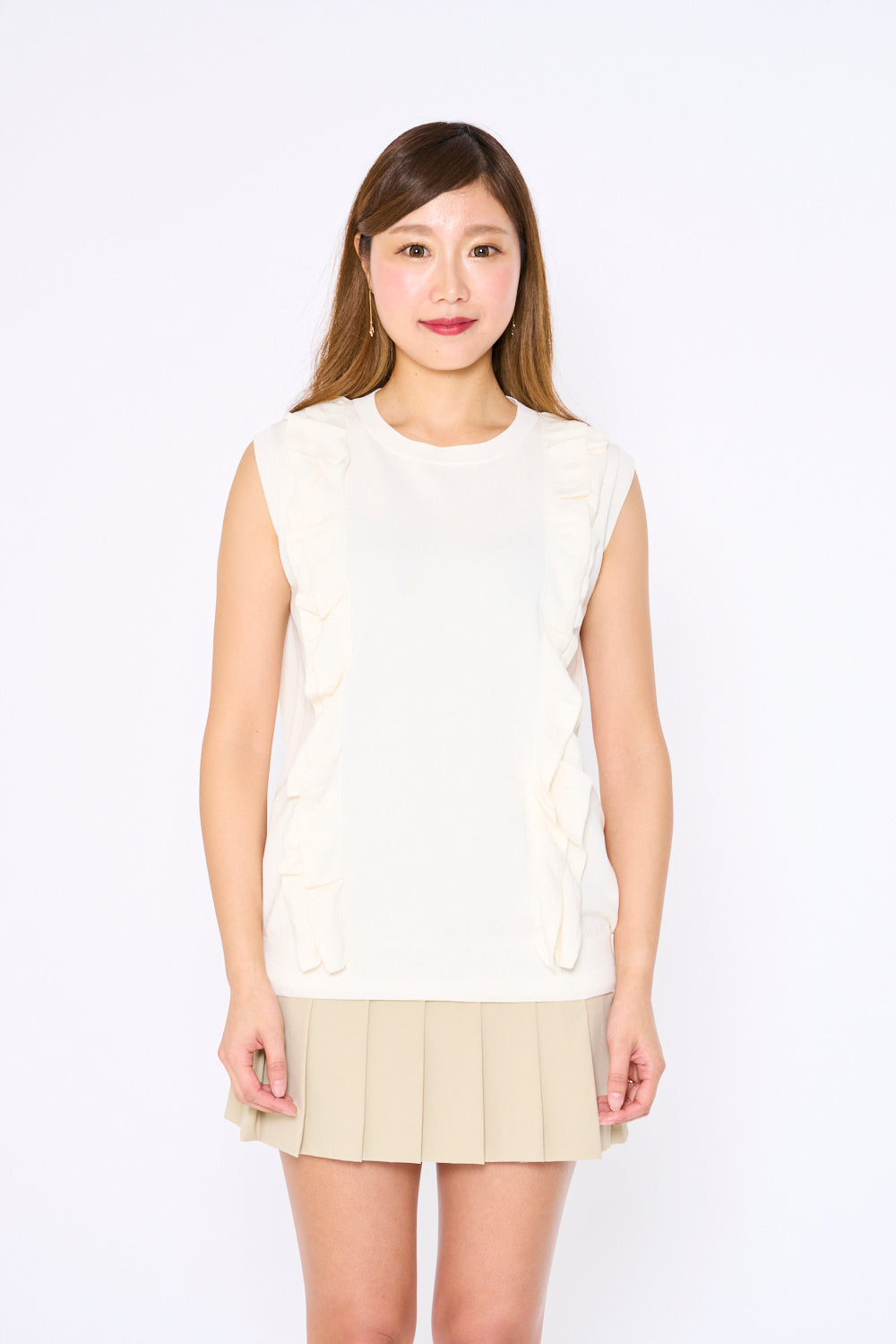 Crew neck knit vest with ruffles (701H3208)